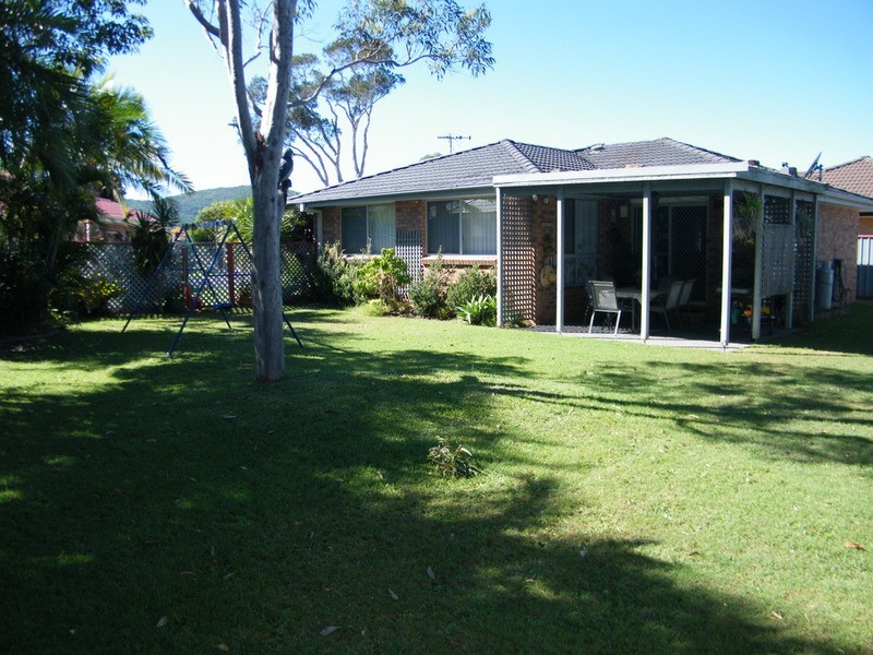 4 Ell Close, Forster NSW 2428