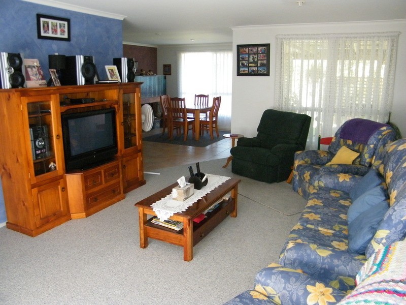 4 Ell Close, Forster NSW 2428