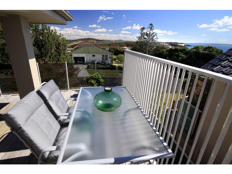 78 Lakeview Crescent, Forster NSW 2428
