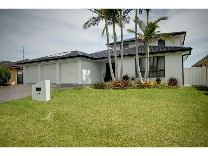 43 Kenrose Street, Forster NSW 2428