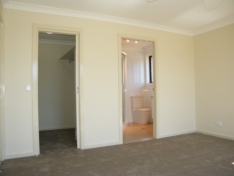 10 Chapmans Road, Tuncurry NSW 2428