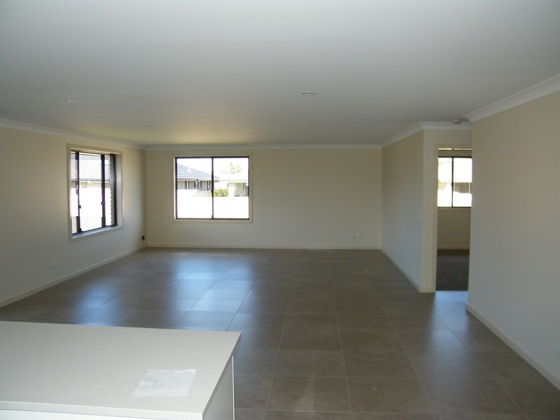 10 Chapmans Road, Tuncurry NSW 2428