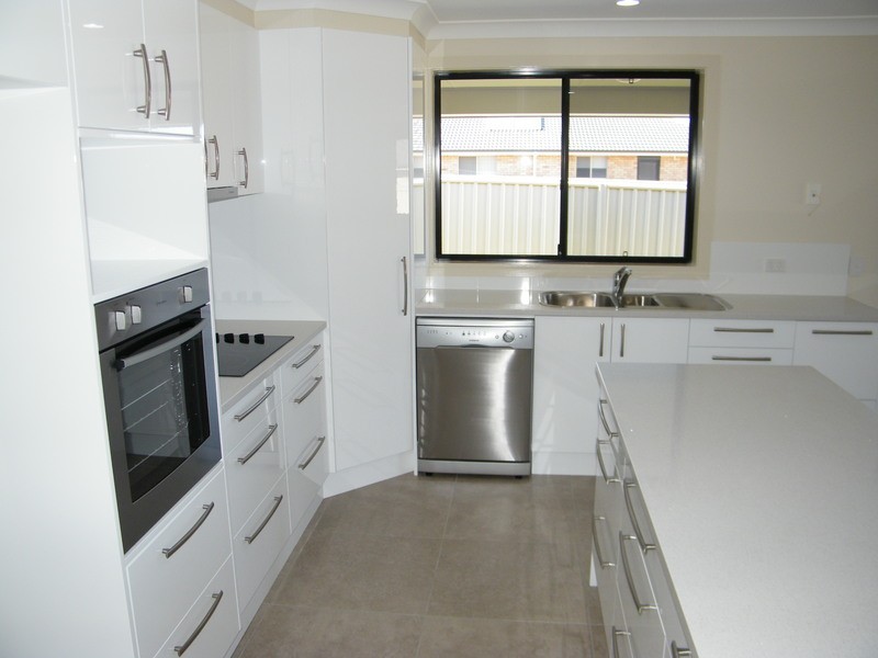 10 Chapmans Road, Tuncurry NSW 2428