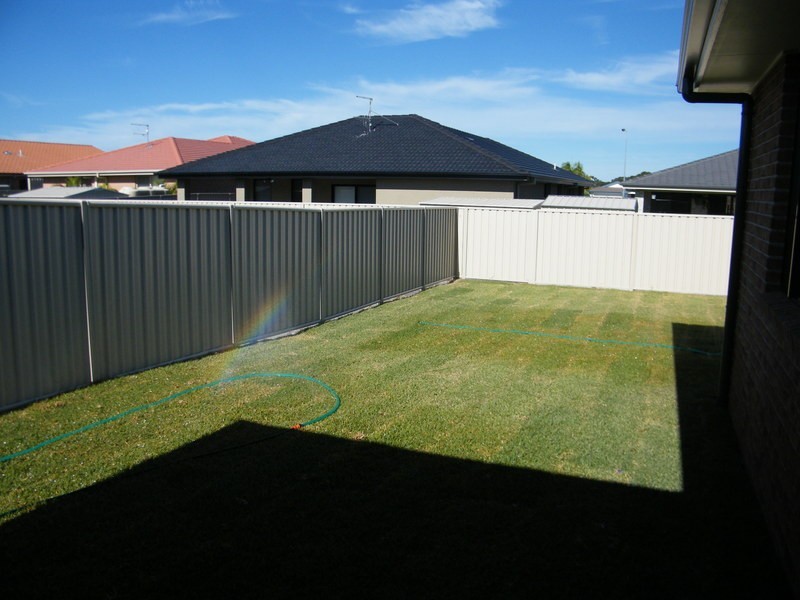 10 Chapmans Road, Tuncurry NSW 2428