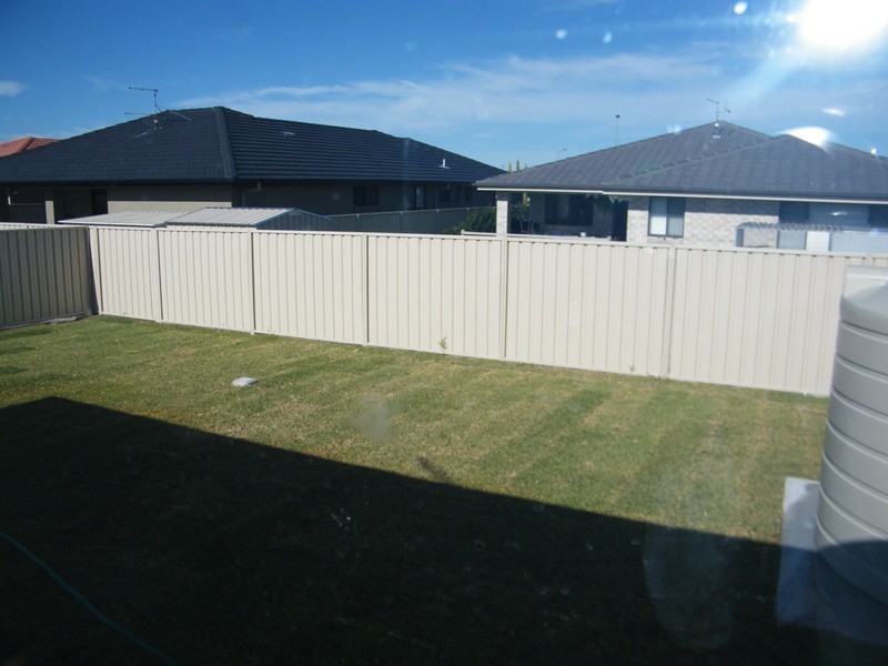 10 Chapmans Road, Tuncurry NSW 2428