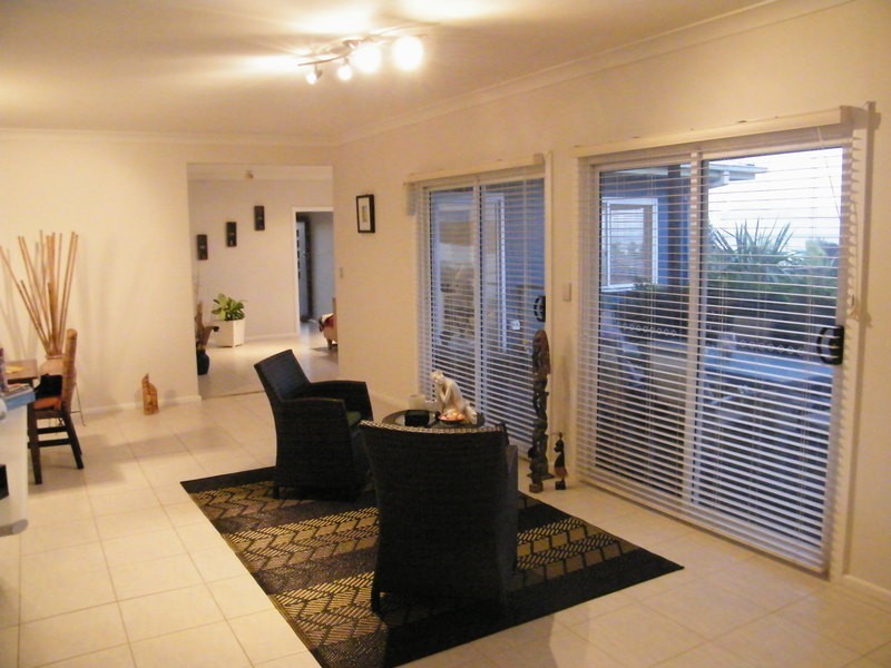 32 Emerald Drive, Diamond Beach NSW 2430