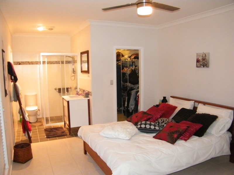 32 Emerald Drive, Diamond Beach NSW 2430