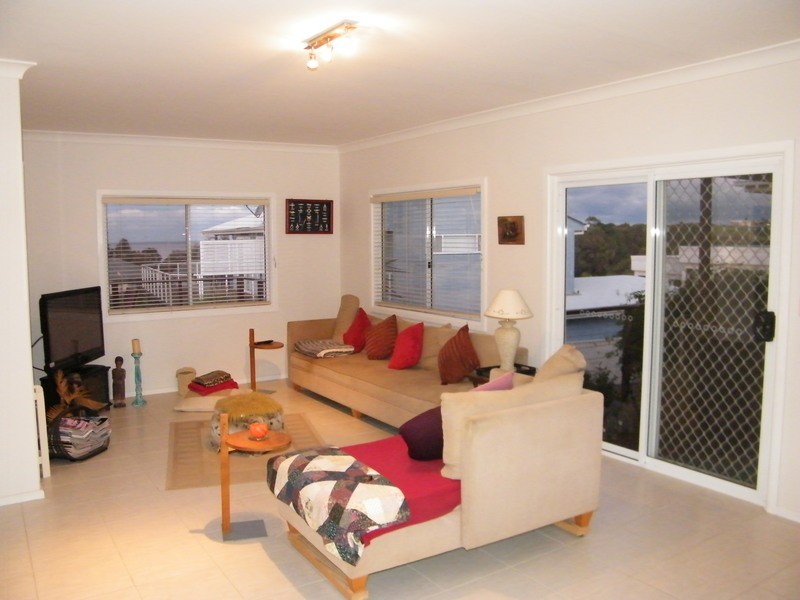 32 Emerald Drive, Diamond Beach NSW 2430