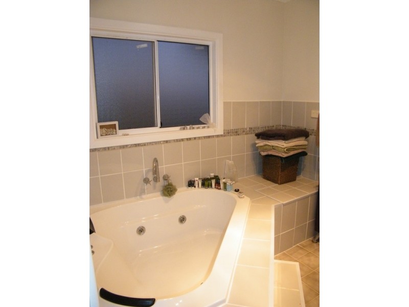 32 Emerald Drive, Diamond Beach NSW 2430