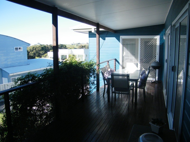 32 Emerald Drive, Diamond Beach NSW 2430