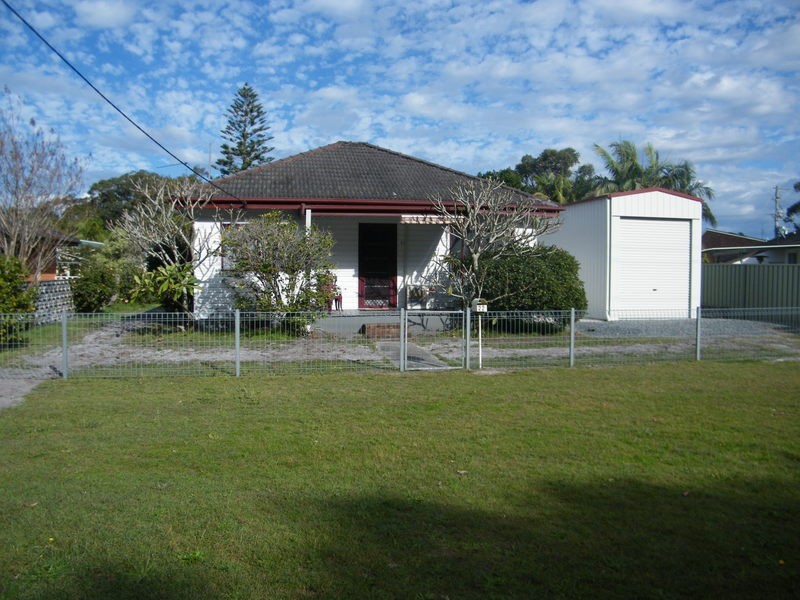 22 Strand Street, Forster NSW 2428