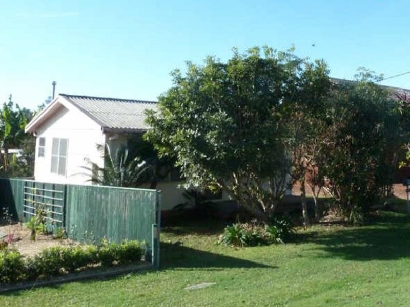 27 Strand Street, Forster NSW 2428