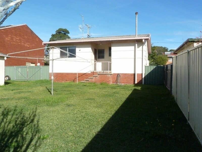 27 Strand Street, Forster NSW 2428