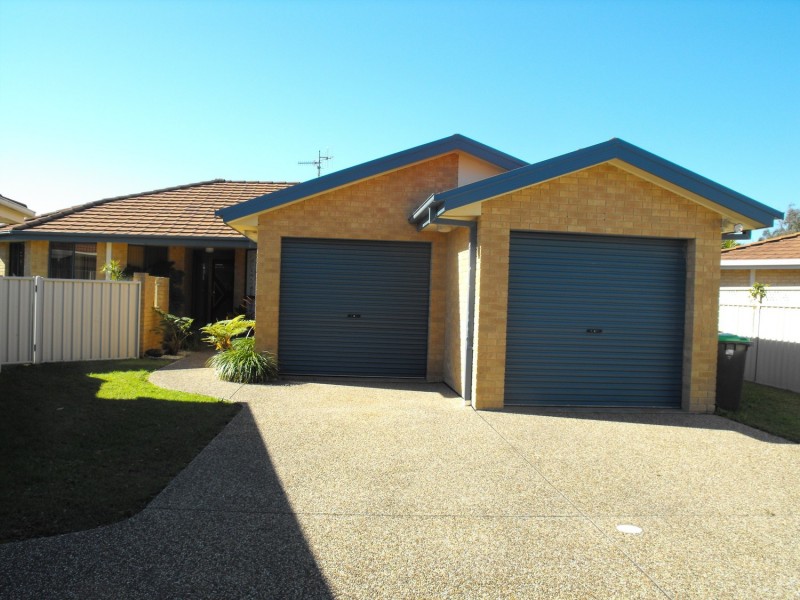 2/3 Inaja  Place, Forster NSW 2428