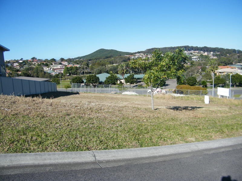 4 Manara  Crescent, Forster NSW 2428