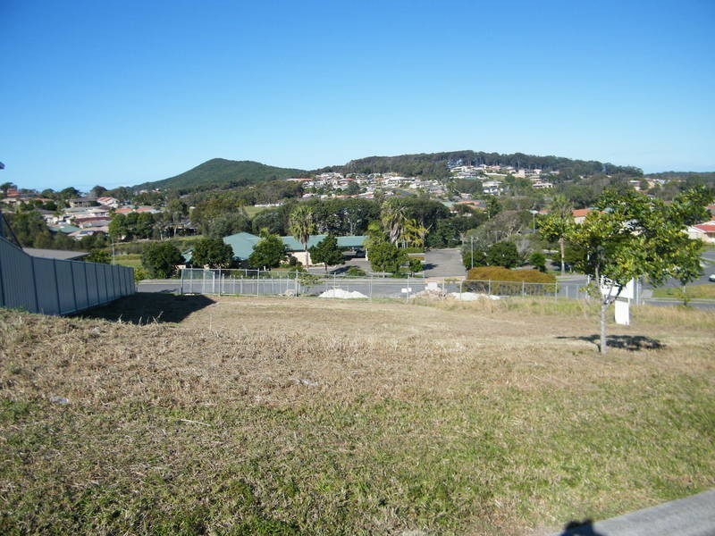 4 Manara  Crescent, Forster NSW 2428