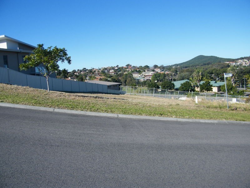 4 Manara  Crescent, Forster NSW 2428