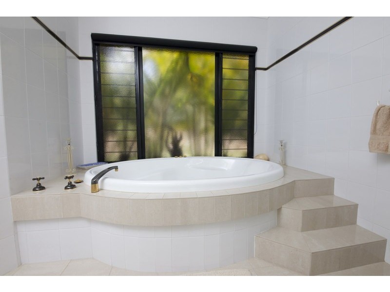 7 Woodlands Drive, Hallidays Point NSW 2430
