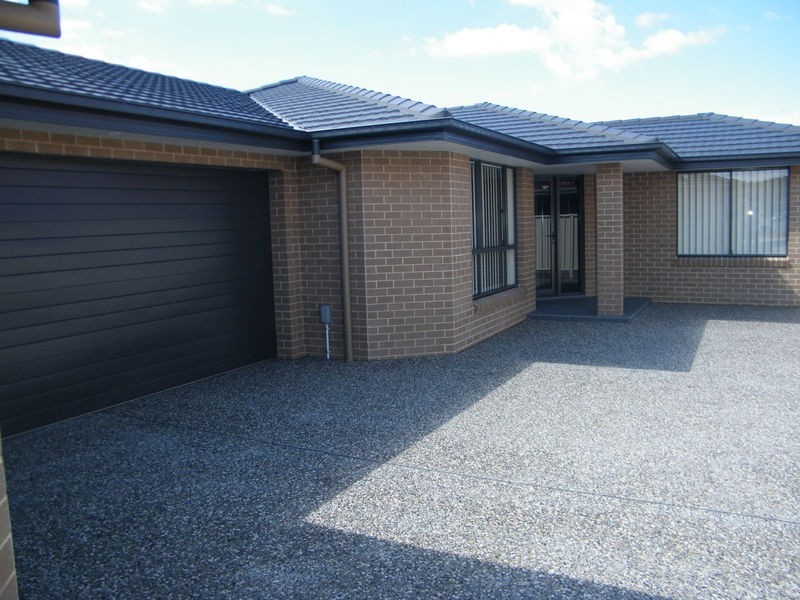 2/32 Amanda Crescent, Forster NSW 2428