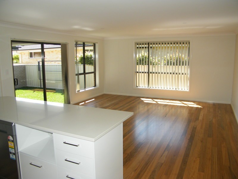 2/32 Amanda Crescent, Forster NSW 2428