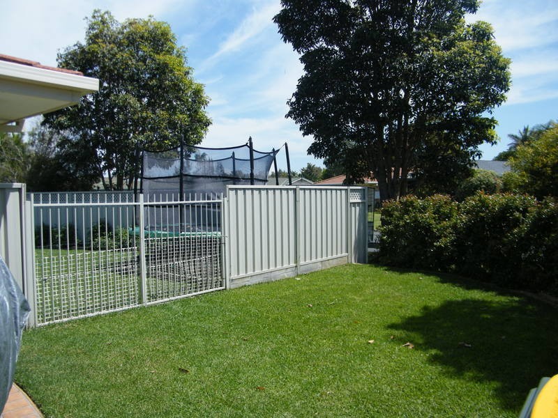 3 Smiths Close, Forster NSW 2428