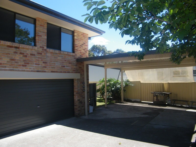 403 The Lakes Way, Tuncurry NSW 2428