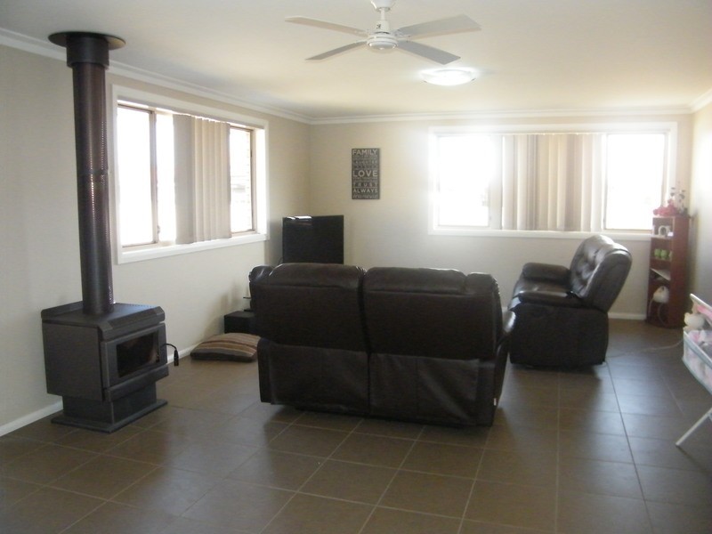 6 Chapmans Road, Tuncurry NSW 2428