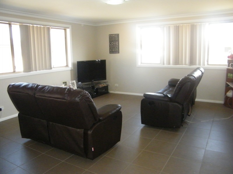 6 Chapmans Road, Tuncurry NSW 2428