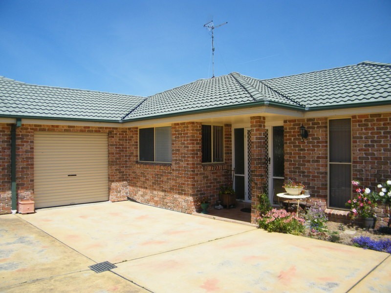 1/4 Inaja Place, Forster NSW 2428