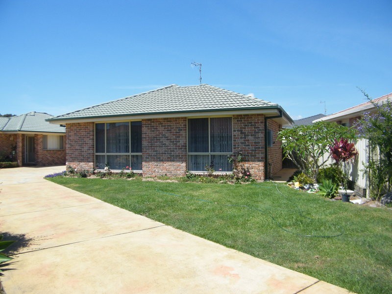 1/4 Inaja Place, Forster NSW 2428