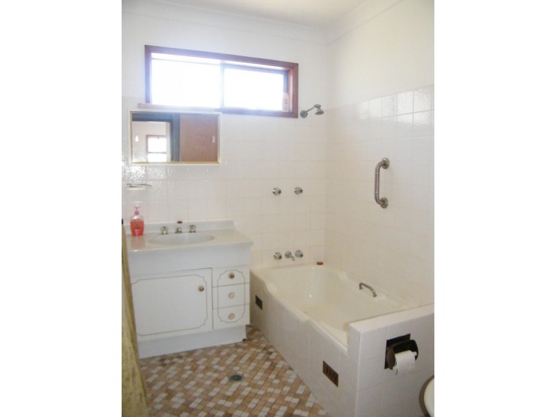 4 Cape Street, Tuncurry NSW 2428