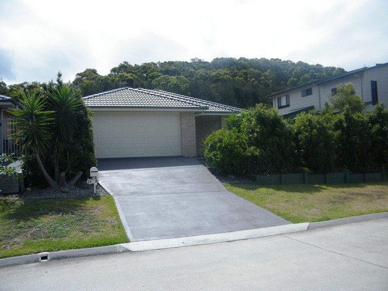 24 Wirrana Circuit, Forster NSW 2428