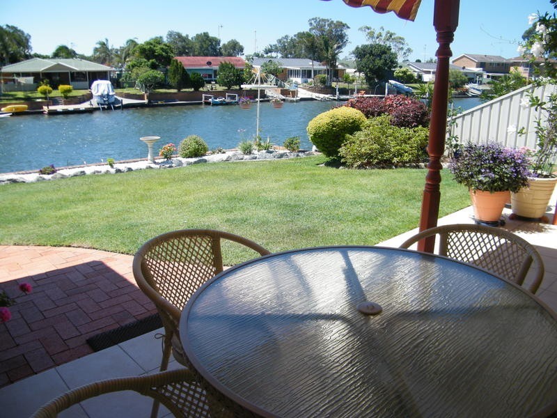 15 Friendship Key, Forster NSW 2428