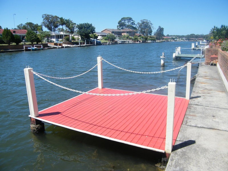 15 Friendship Key, Forster NSW 2428