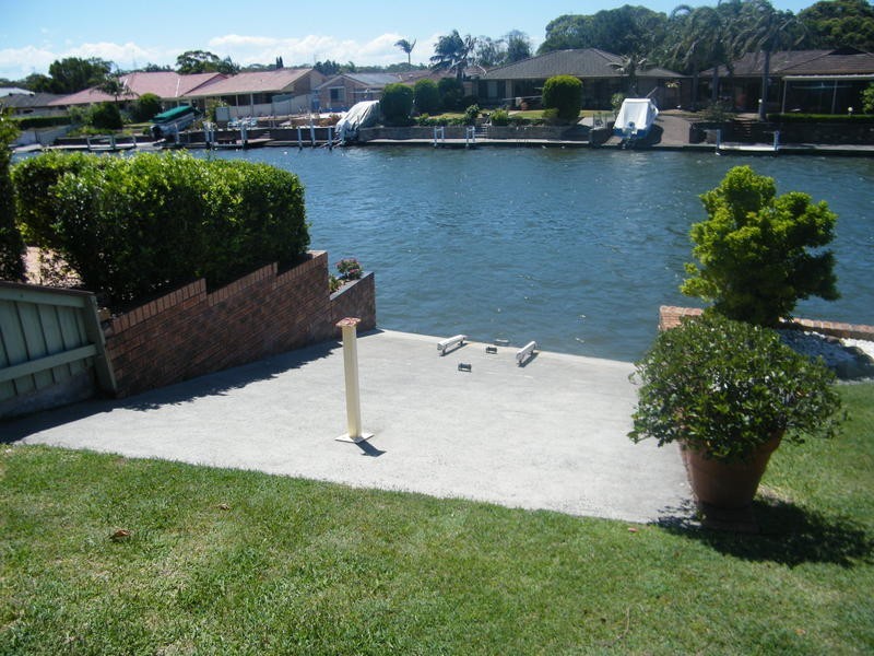 15 Friendship Key, Forster NSW 2428