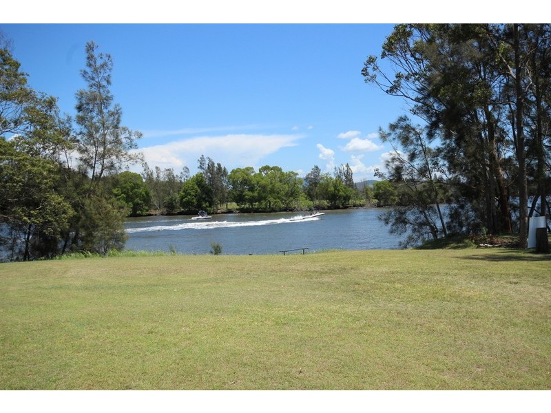 6 Riverview Place, Darawank NSW 2428