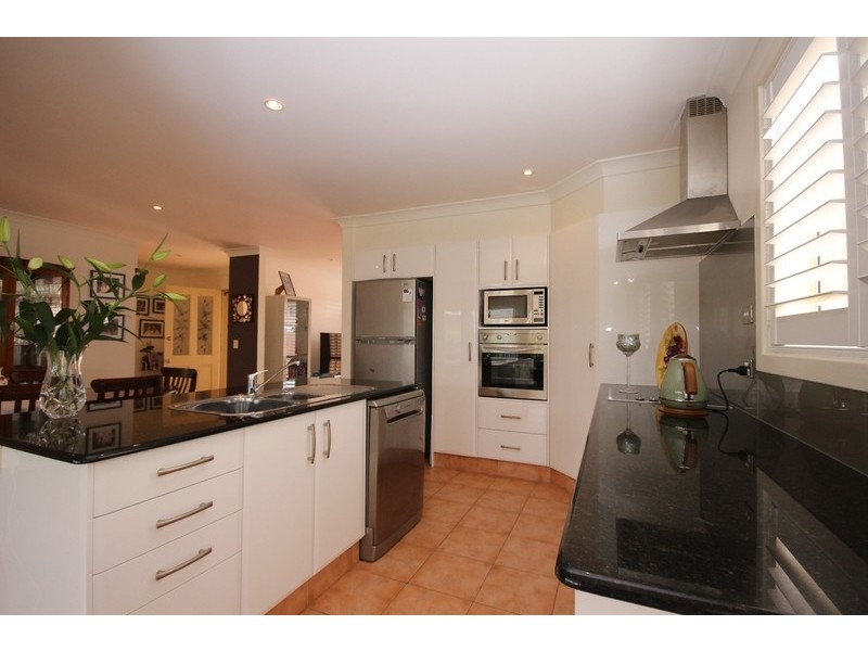 2/12-14 The Lakes Way, Forster NSW 2428