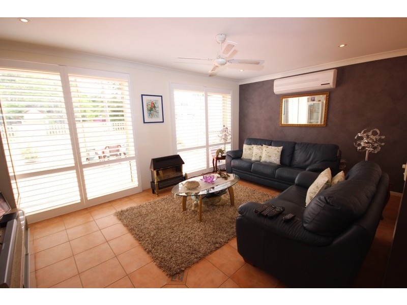 2/12-14 The Lakes Way, Forster NSW 2428