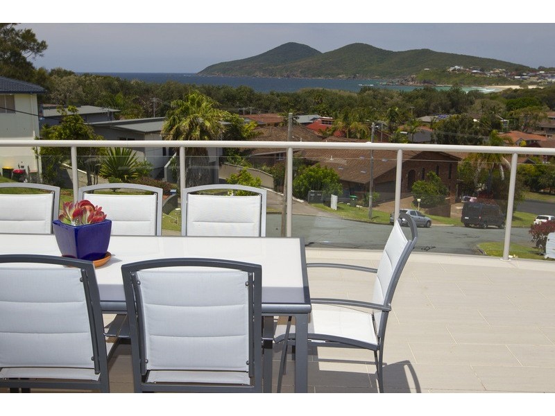 2 Margot Crescent, Forster NSW 2428