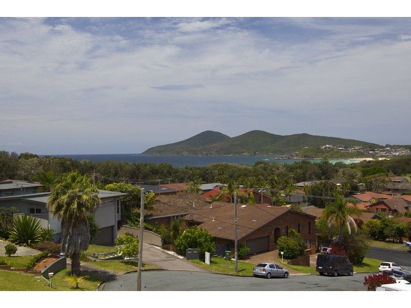 2 Margot Crescent, Forster NSW 2428