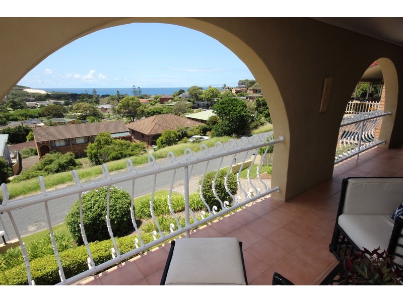 16 Daphne Street, Forster NSW 2428