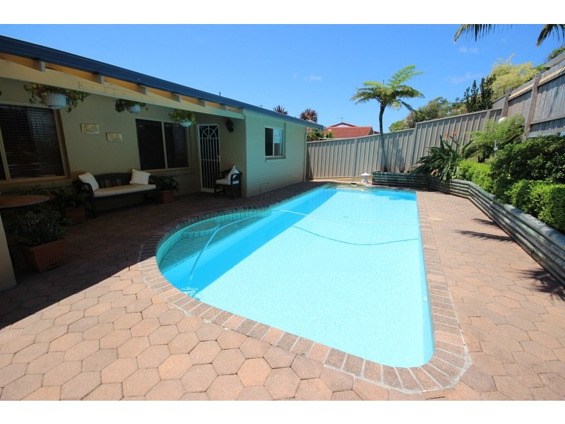 16 Daphne Street, Forster NSW 2428