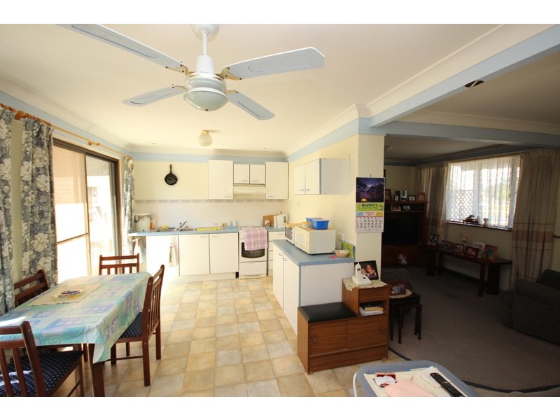 24 Tuncurry Street, Tuncurry NSW 2428