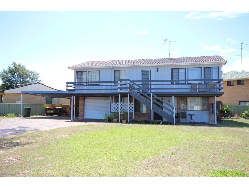 24 Tuncurry Street, Tuncurry NSW 2428