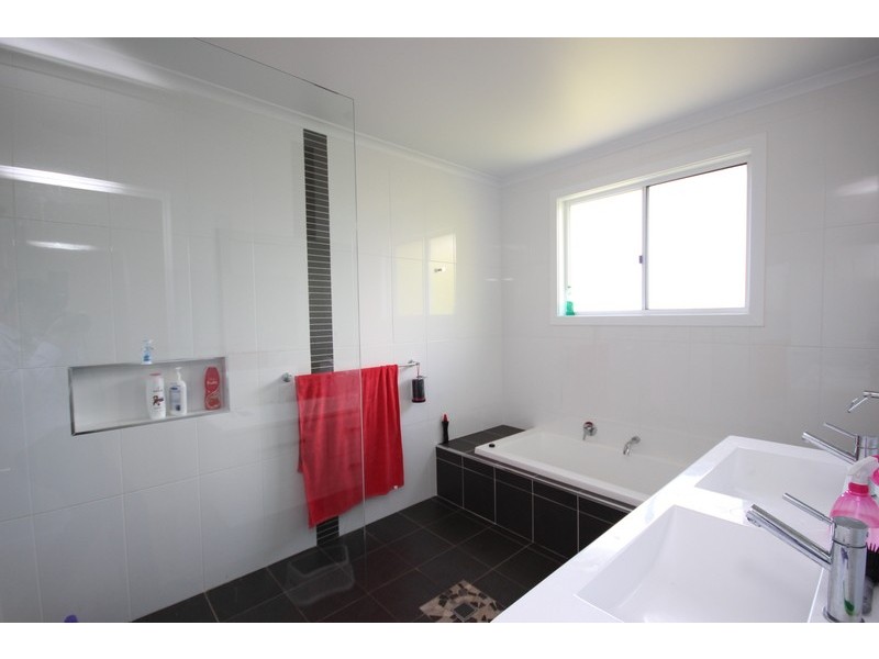 7 Bakara Court, Forster NSW 2428