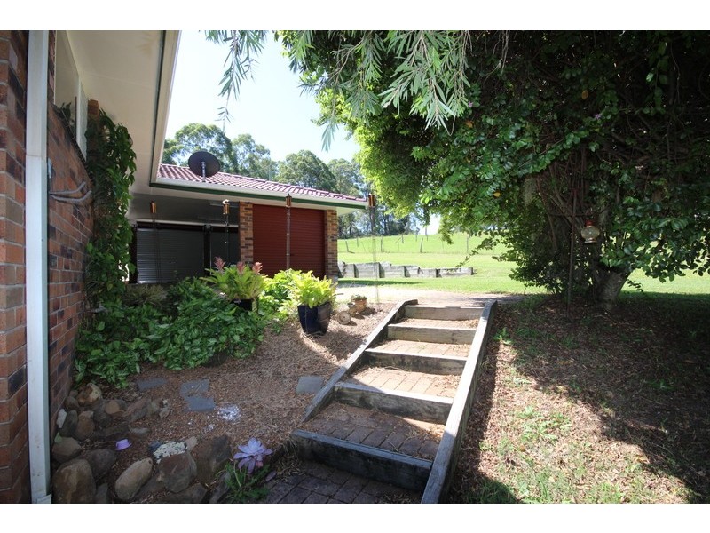 37 Woodlands Drive, Hallidays Point NSW 2430