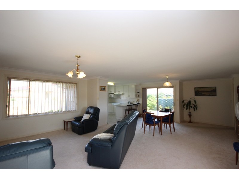 1/17 Burke Close, Forster NSW 2428