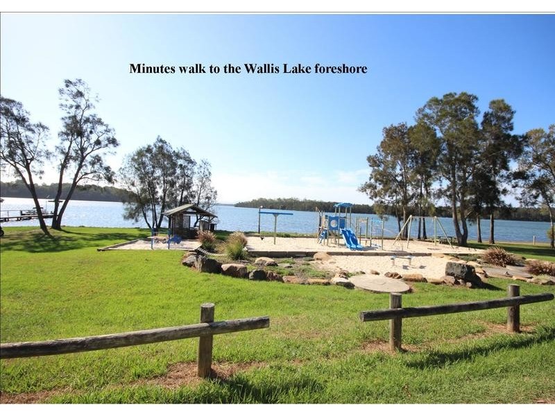 13 Warralong Street, Coomba Park NSW 2428