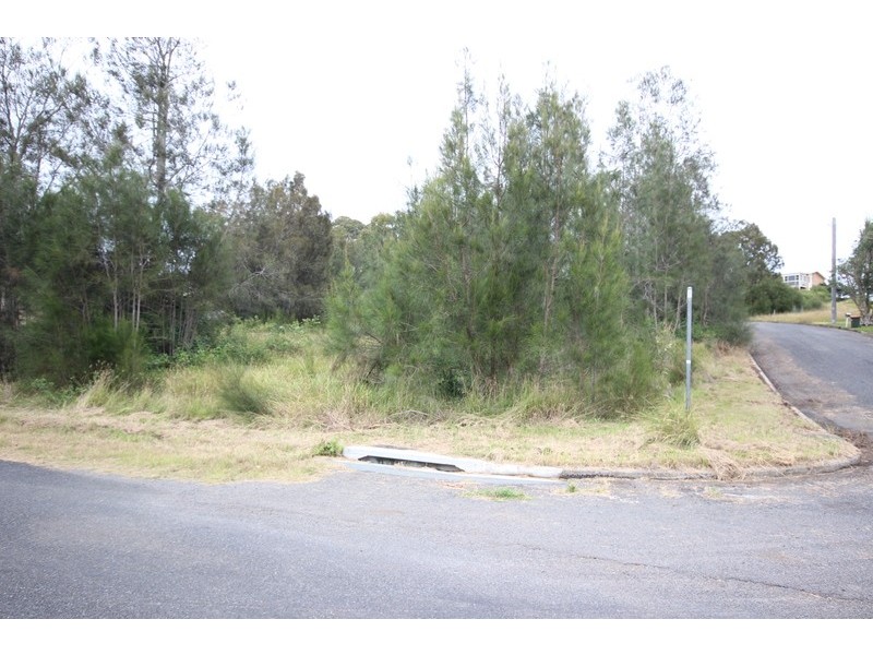 13 Warralong Street, Coomba Park NSW 2428