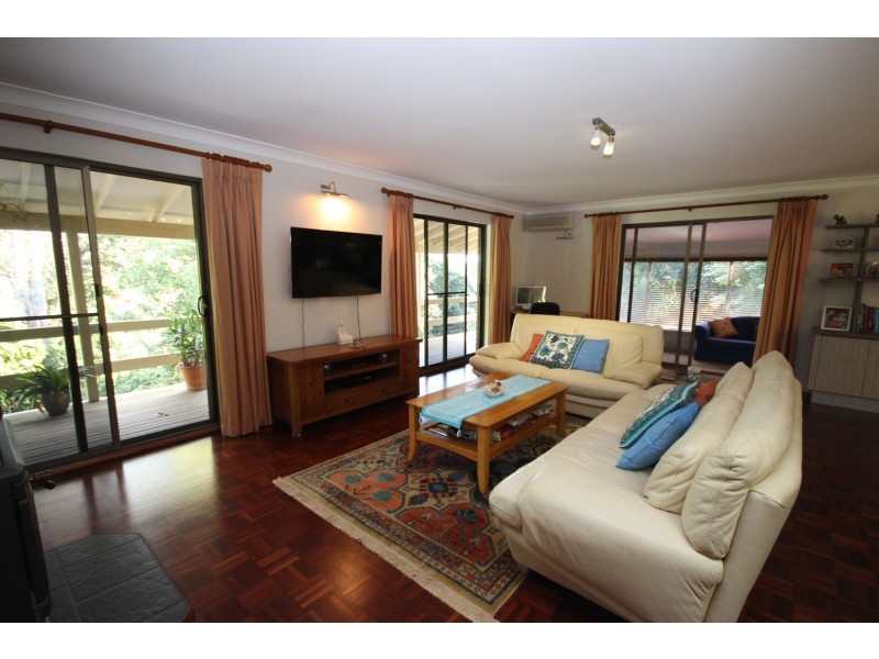 73 Lakeview Crescent, Forster NSW 2428